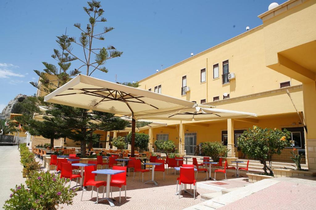 Resort Sole Mediterraneo Siculiana Marina Exterior photo